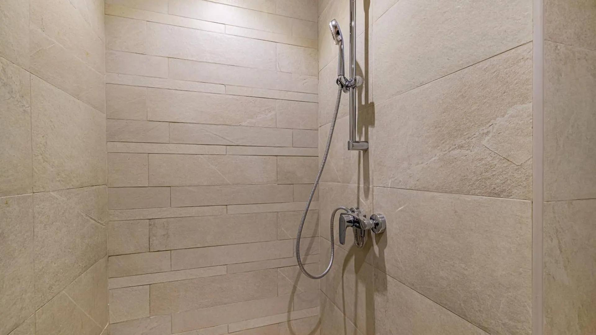 Apartament Stylish Bright Studio With Balcony & Cozy Escape Dubaj Zjednoczone Emiraty Arabskie